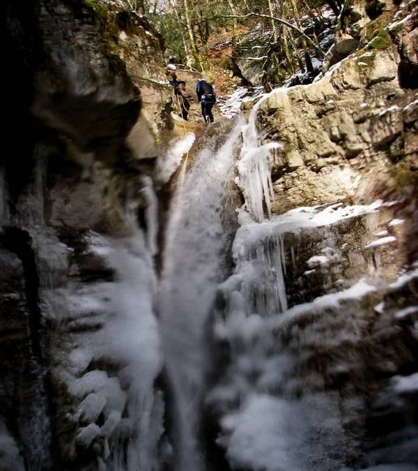 winter-canyoning-annecy