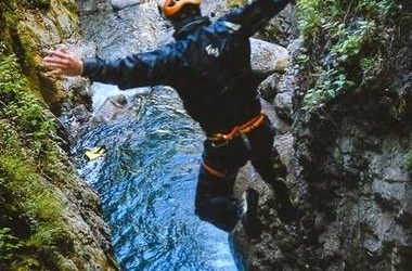 Surmonter sa peur des sauts en canyoning