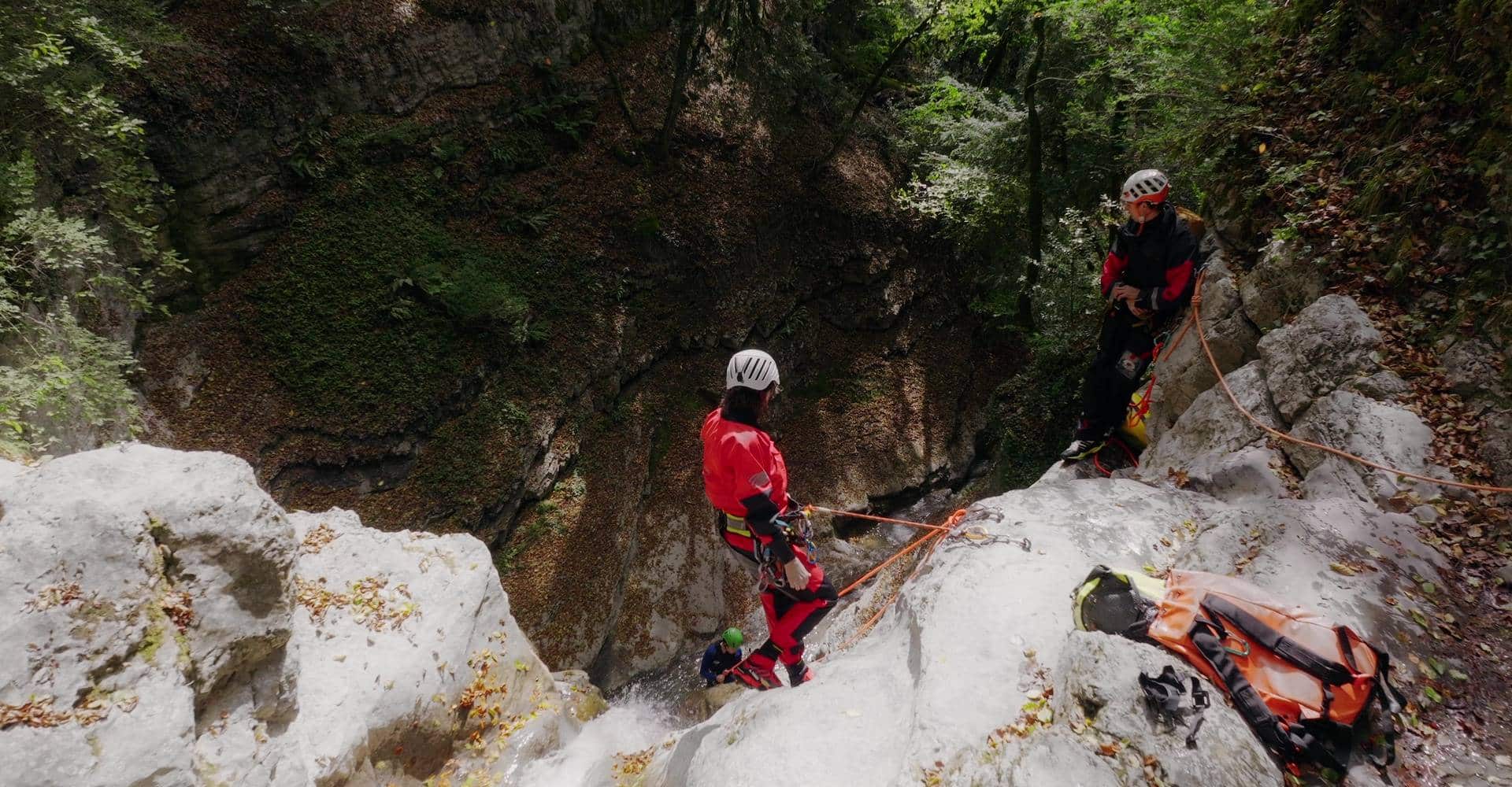 Sortie canyoning privée en groupe près d'Annecy